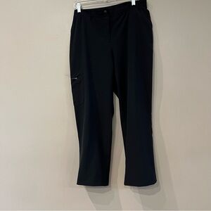 Chicos Zenergy Size M Short Stretch Black Zip Pocket Straight Leg‎ High Rise